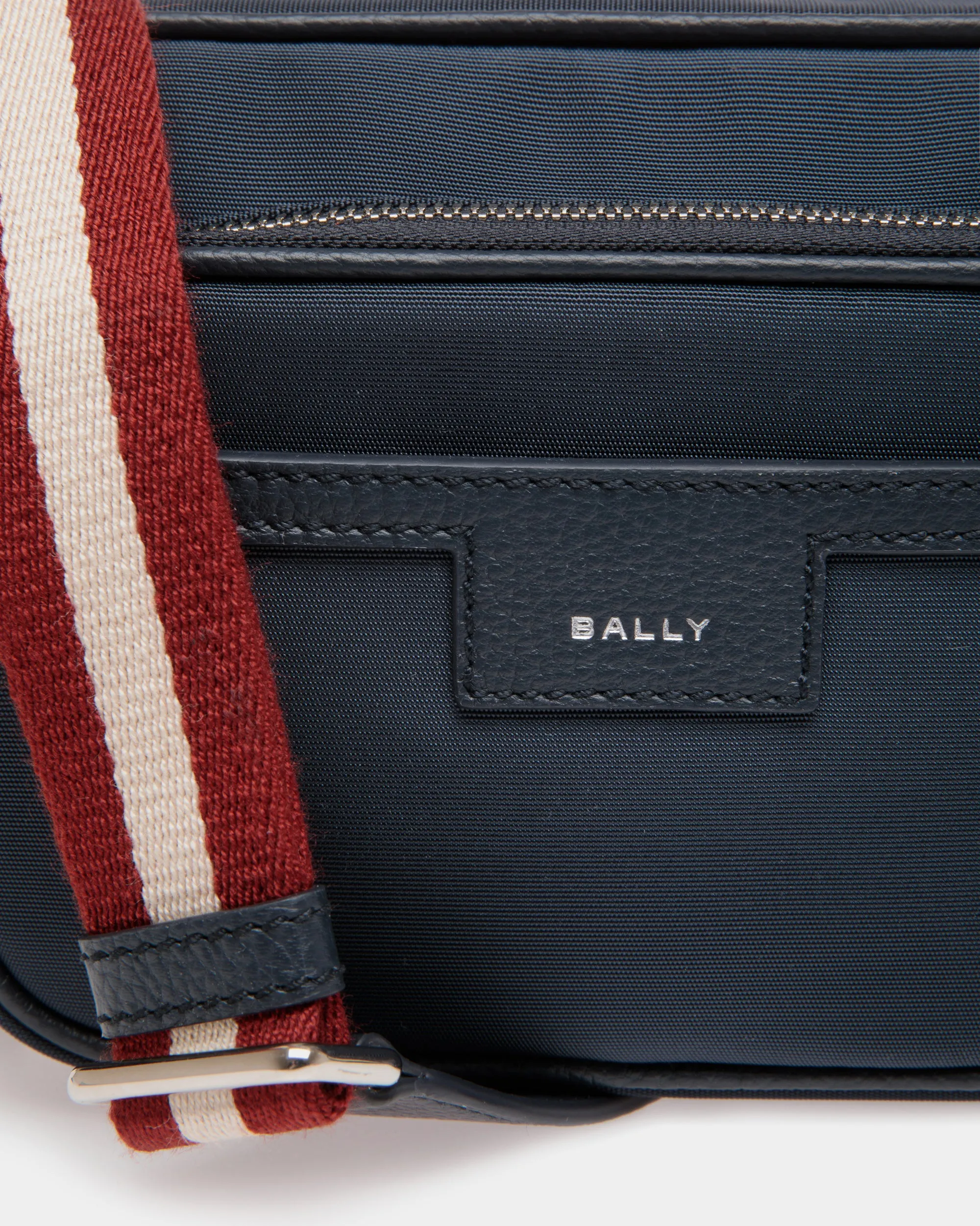 Code Cross EW - Cross Body