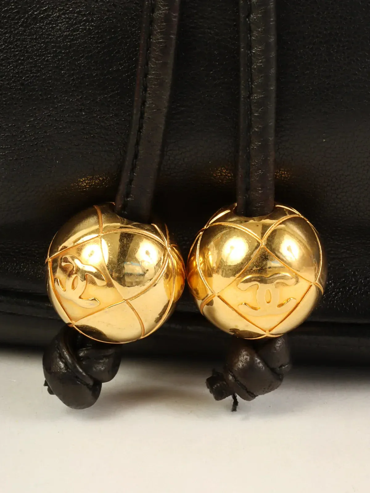 Cutting-edge Bag Turn-Lock Black Mini Made 1995 Chanel Drawstring Artistic Top Quality Around Pouch Shoulder With