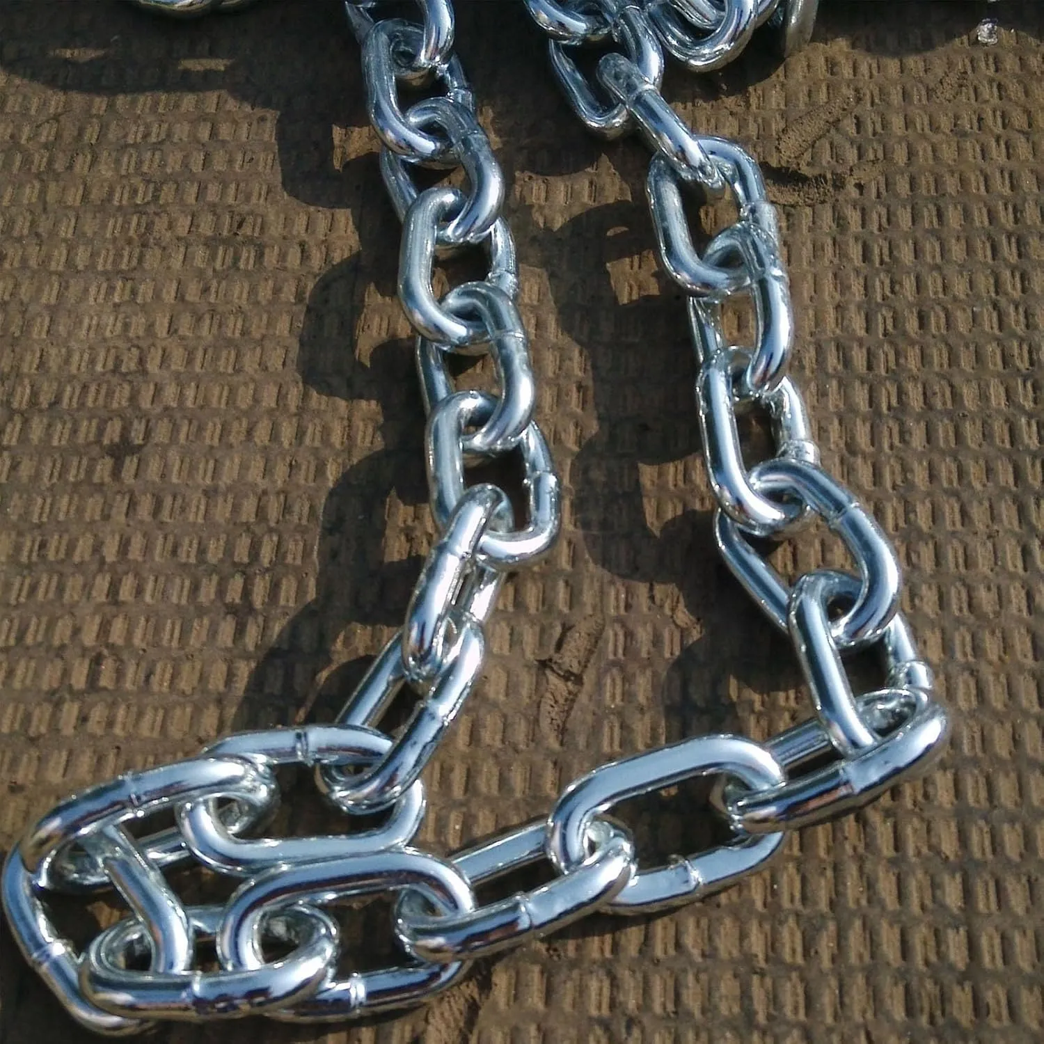 Heavy Duty Stainless Steel Chain 550LB Capacity for Hanging Shooting Targets Punching Bags, Including 2 Chain, 2 D-Shackle, 2 Carabiners
