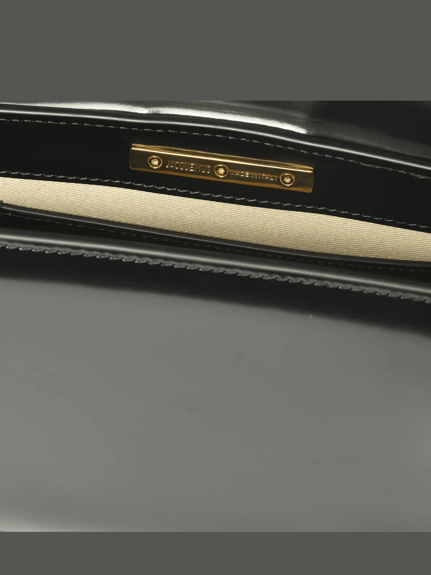 Le Grand Bambino Metal Clasp in Black