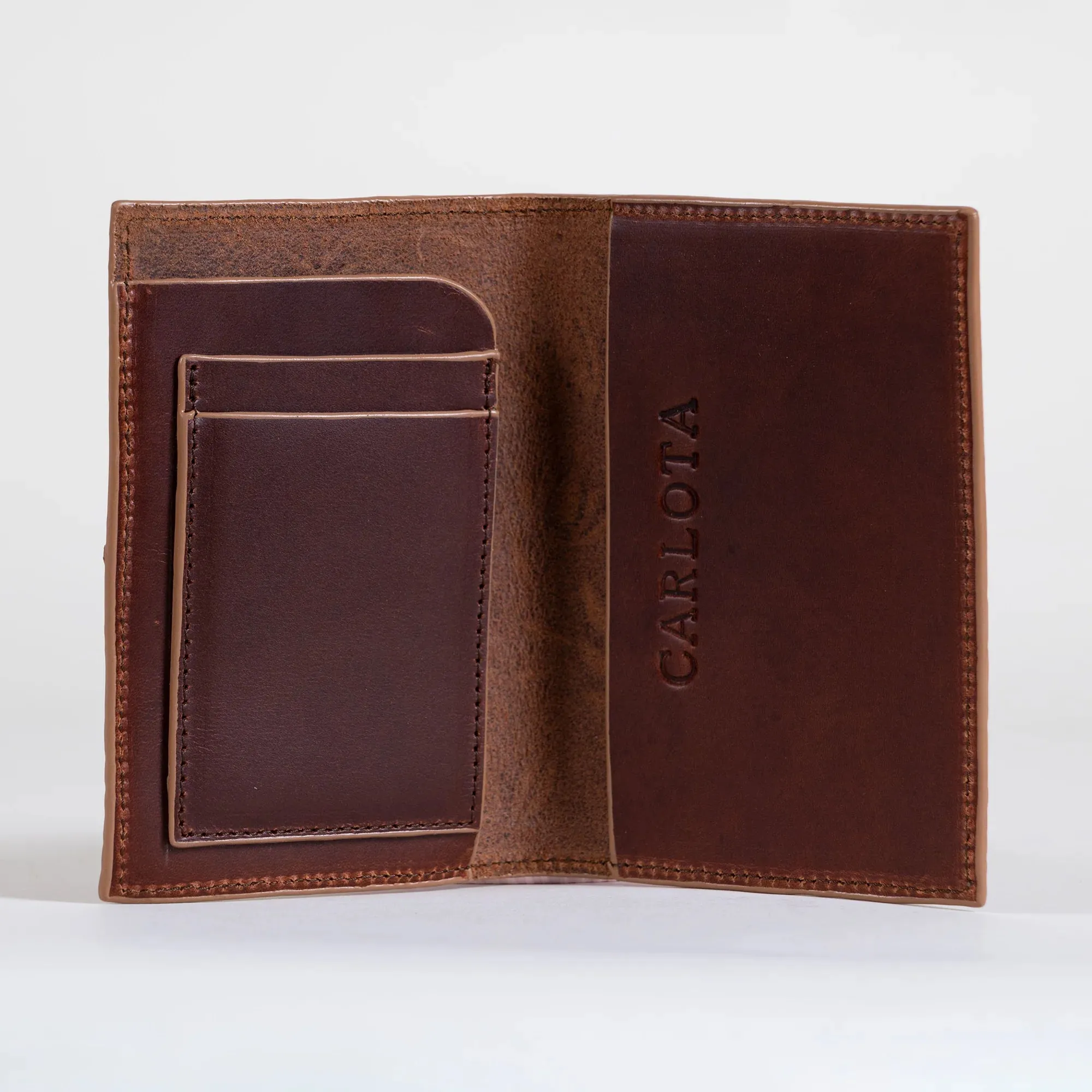 Liebre Wallet/ Passport Holder