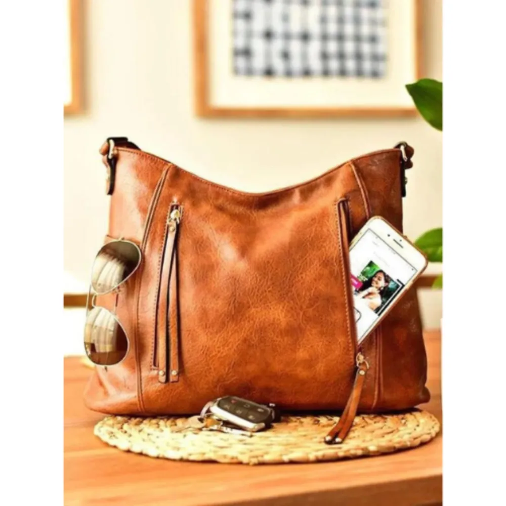Liora Castelli | Georgia’s Timeless Elegance Vintage Shoulder Bag