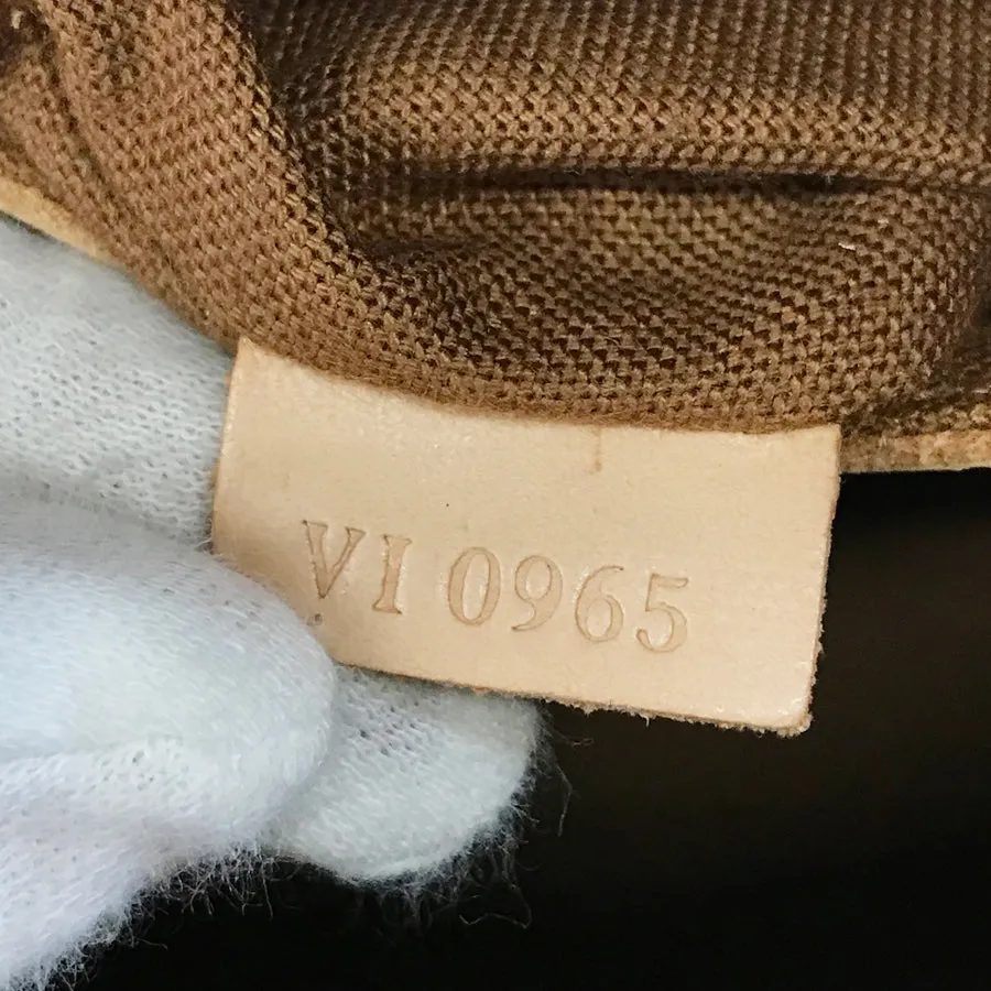 LOUIS VUITTON Handbag