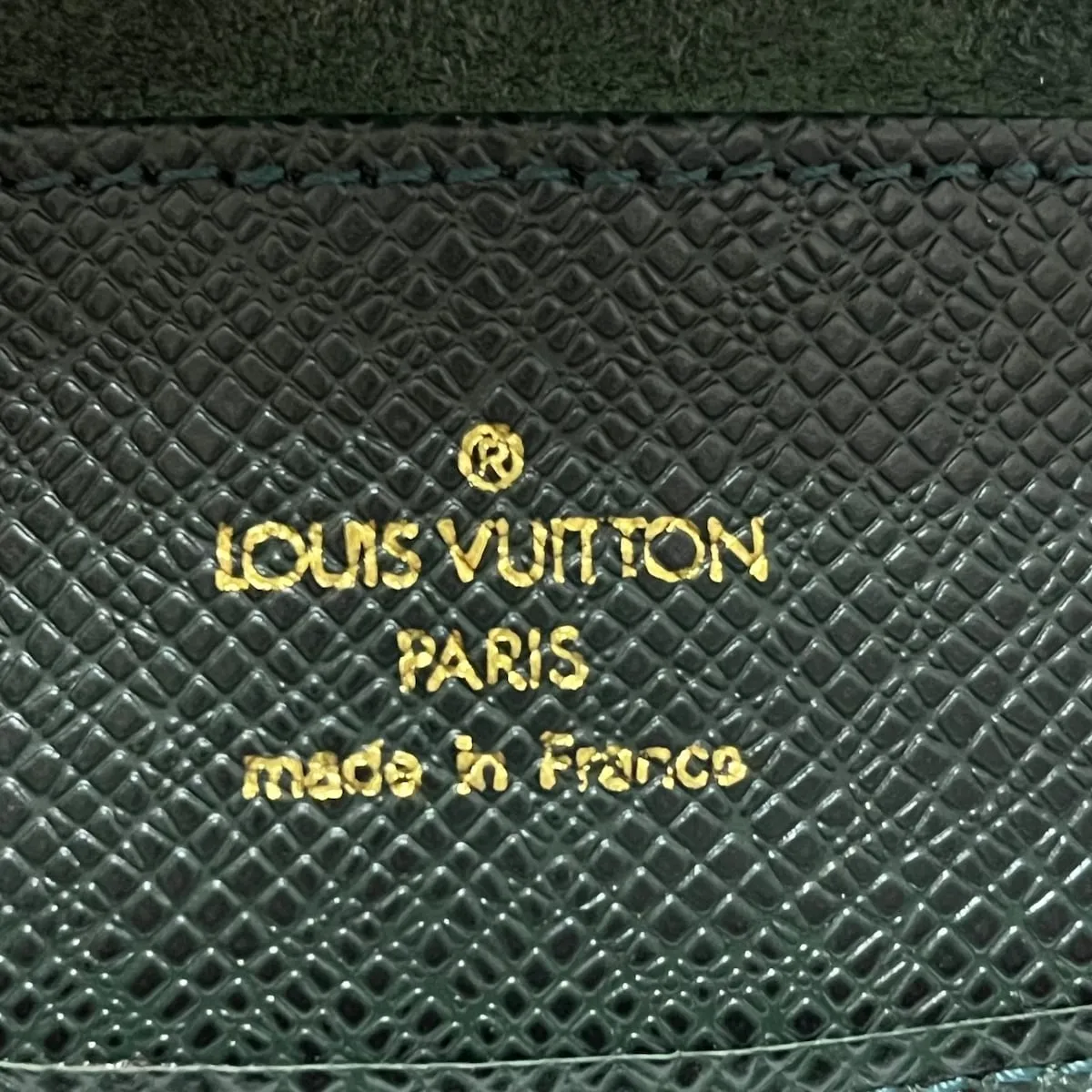 Louis Vuitton  Leather Wallet  ()