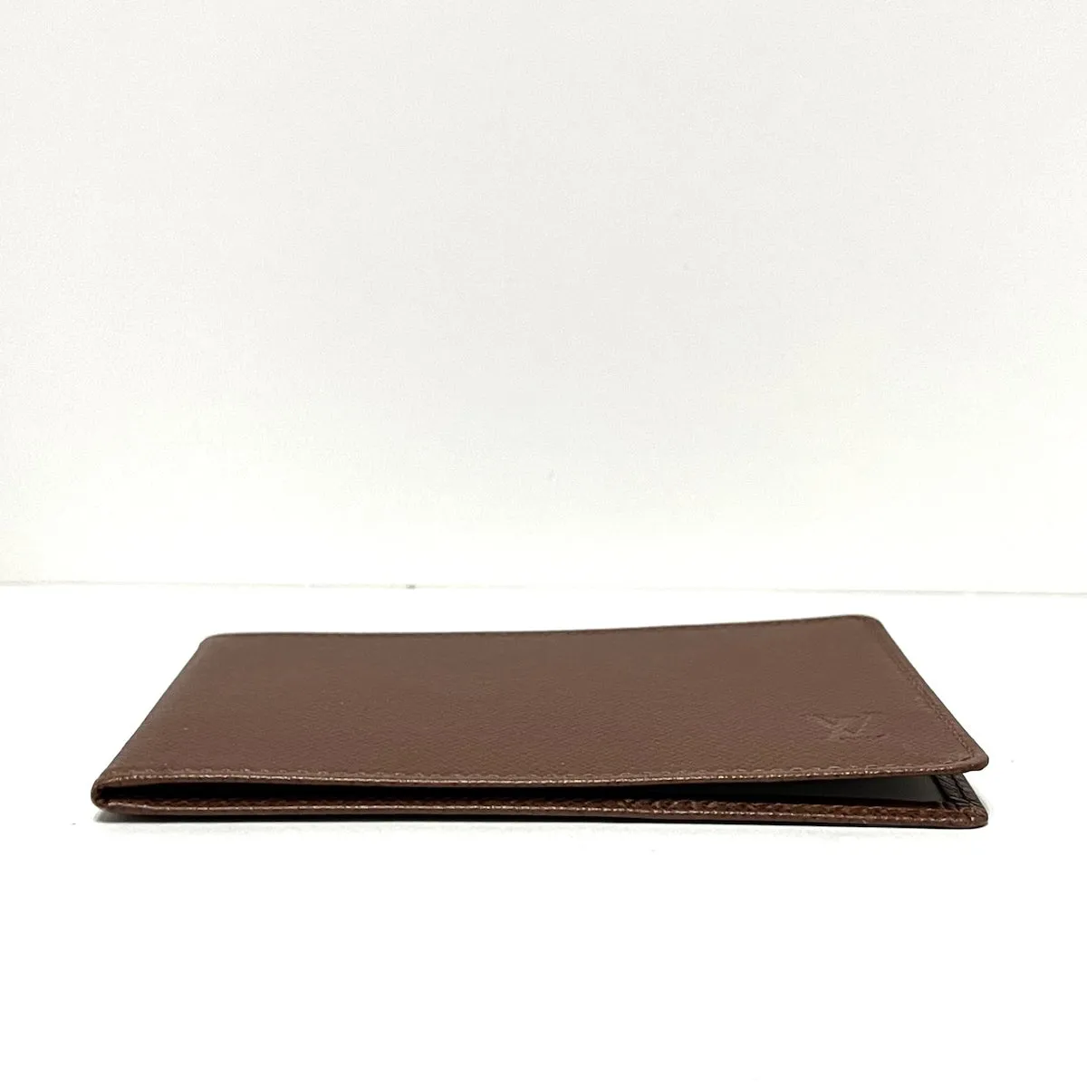 Louis Vuitton  Leather Wallet  ()