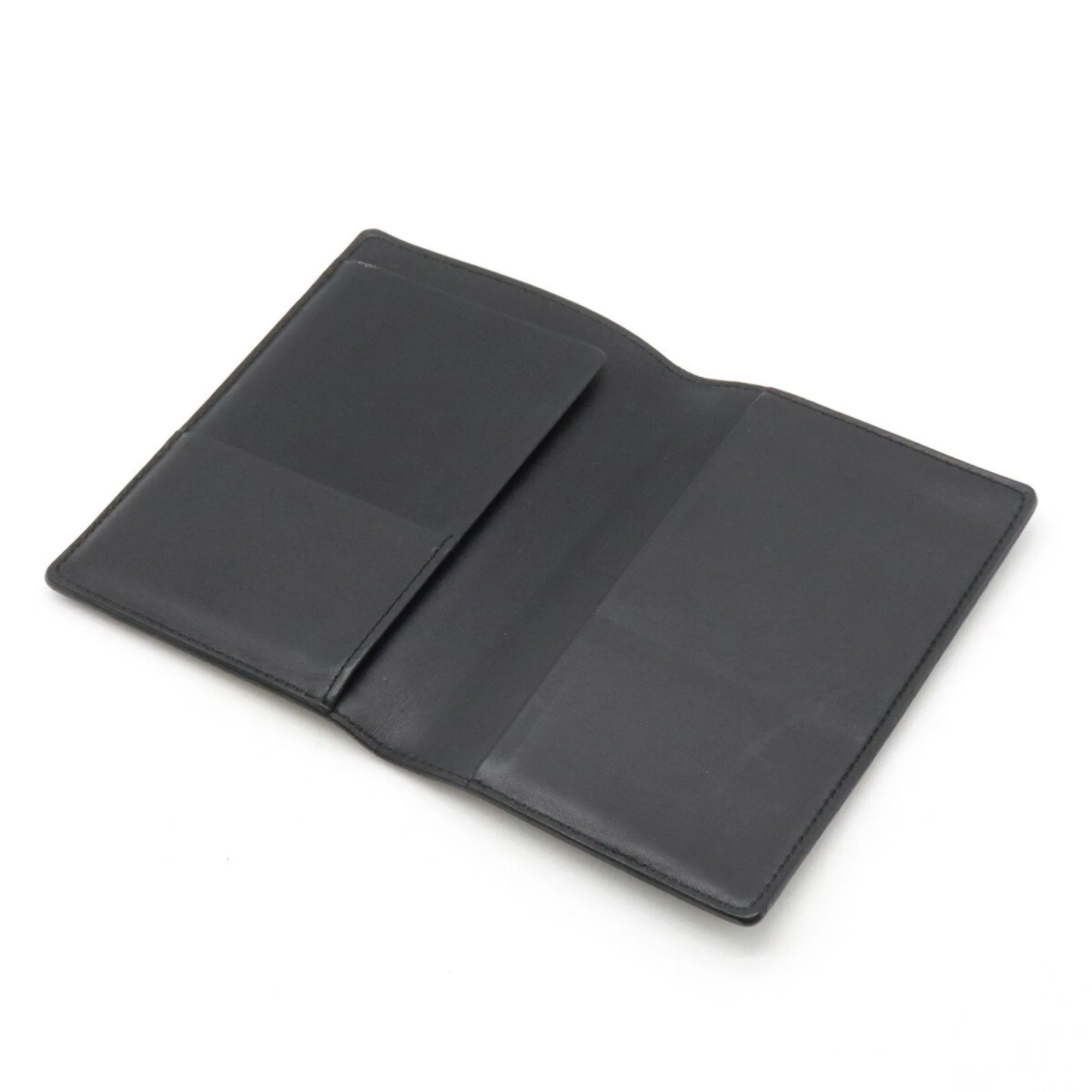 Louis Vuitton Passport Cover  Leather Wallet  ()