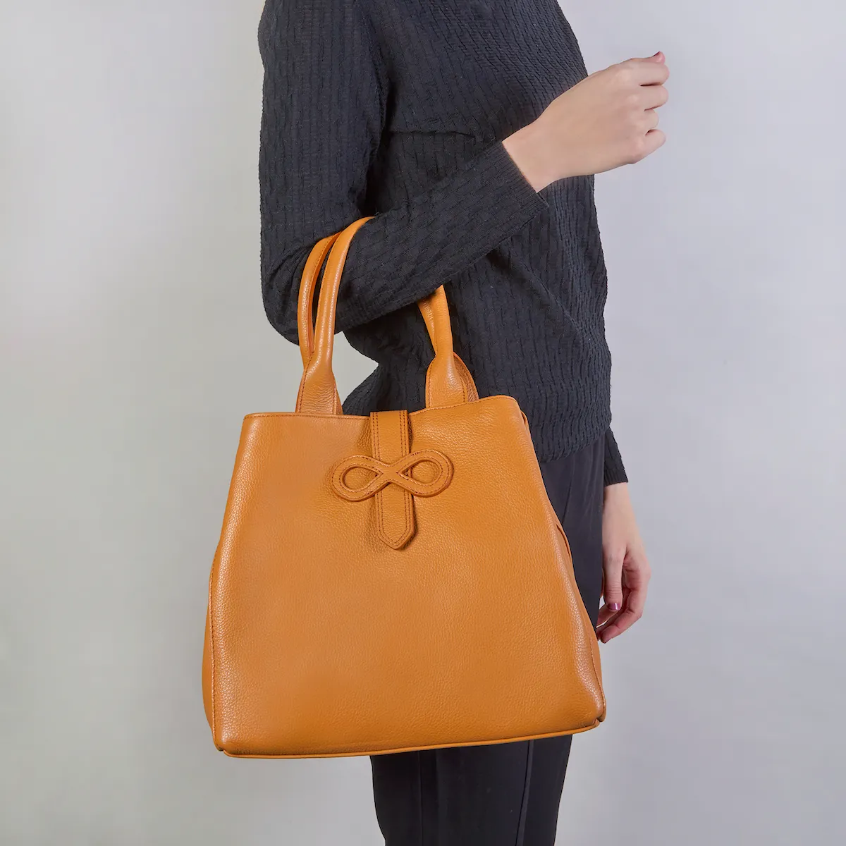 Maide Infinity Tote