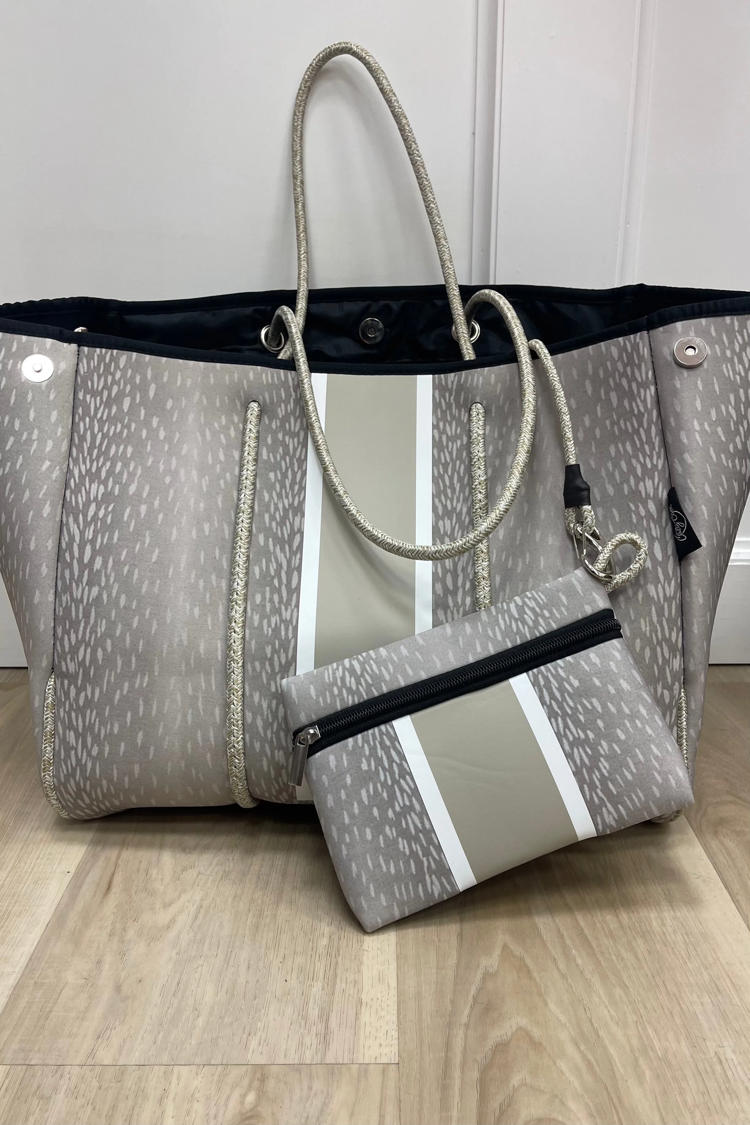 neoprene tote light fawn print w/ black inside lining