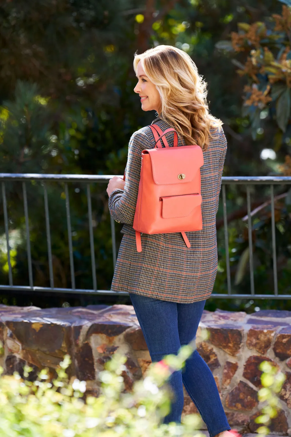 Removable Global reach Courteous with Large Clutch/Crossbody Cynthia Backpack The -