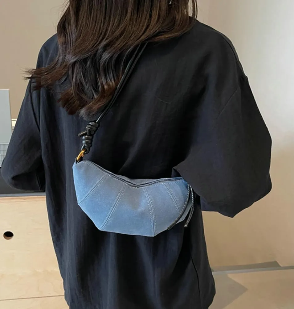 Retro Suede Handbag for Women Crescent Crossbody Bag Small Suede Shoulder Purse Dumpling Bag Half Moon Bag Fall