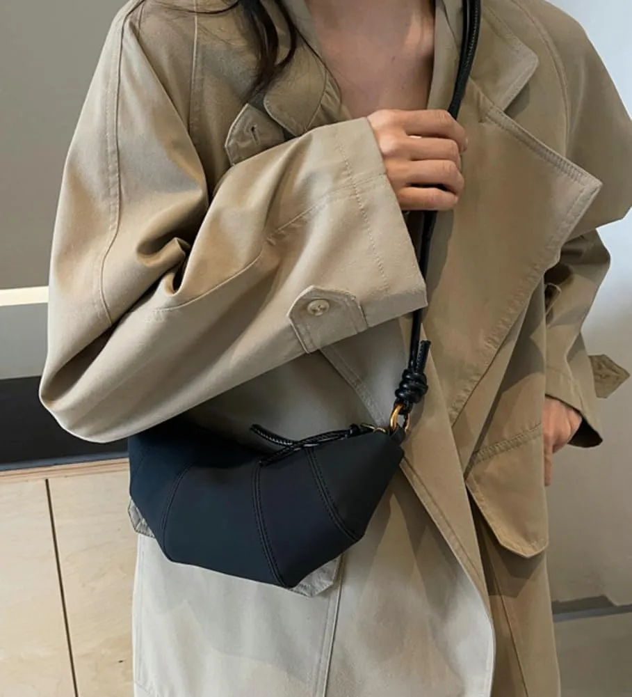 Retro Suede Handbag for Women Crescent Crossbody Bag Small Suede Shoulder Purse Dumpling Bag Half Moon Bag Fall