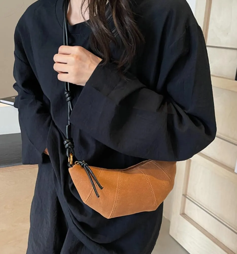 Retro Suede Handbag for Women Crescent Crossbody Bag Small Suede Shoulder Purse Dumpling Bag Half Moon Bag Fall