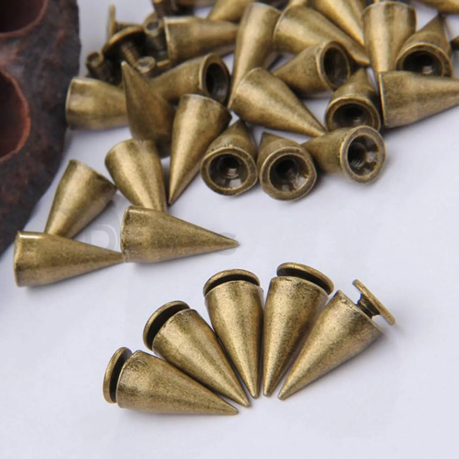 RUBYCA 100 Sets 13MM Bronze Color Bullet Cone Spike and Stud Metal Screw Back for DIY Leather-Craft