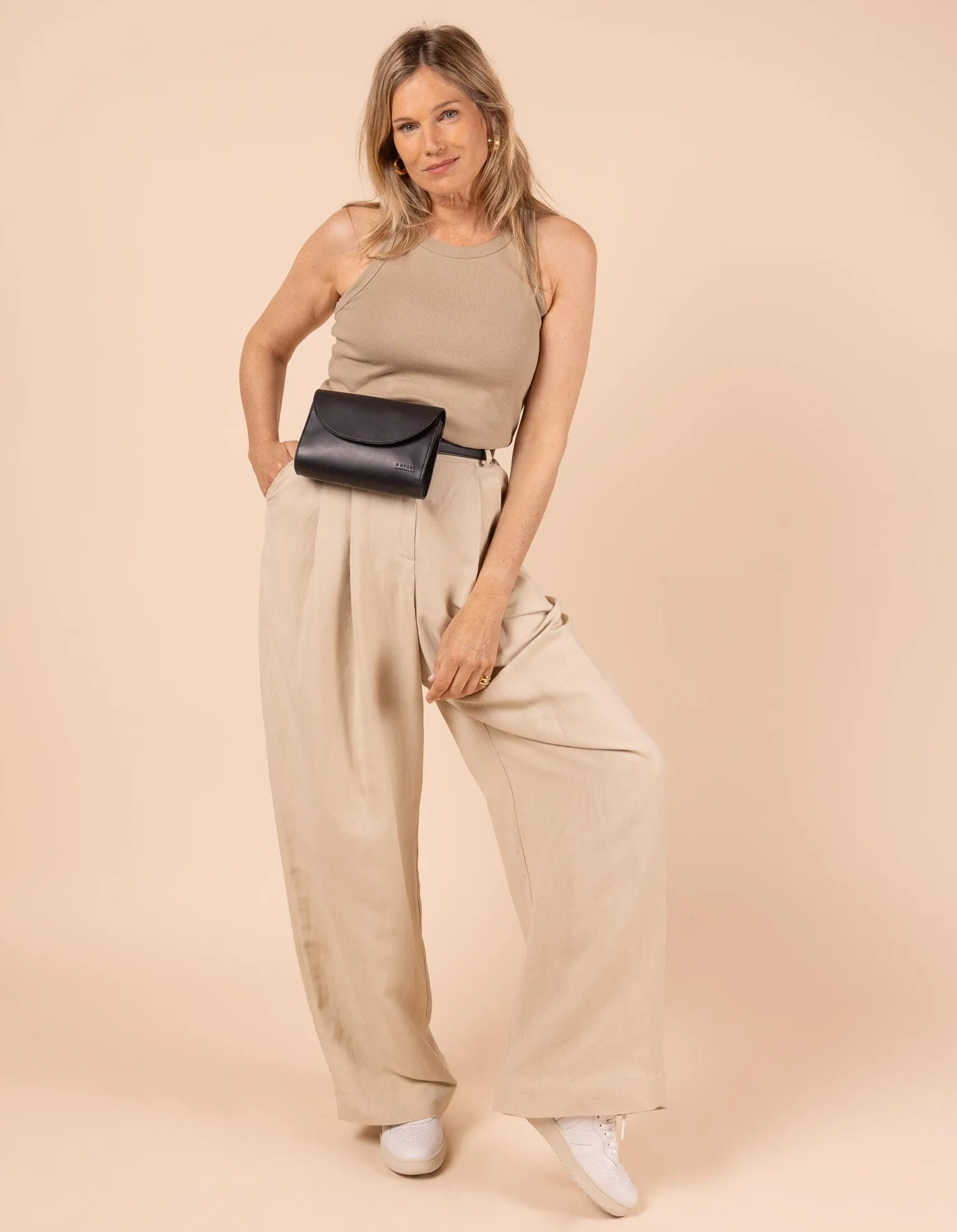 Sanne Apple Leather Vegan Belt Bag | Black