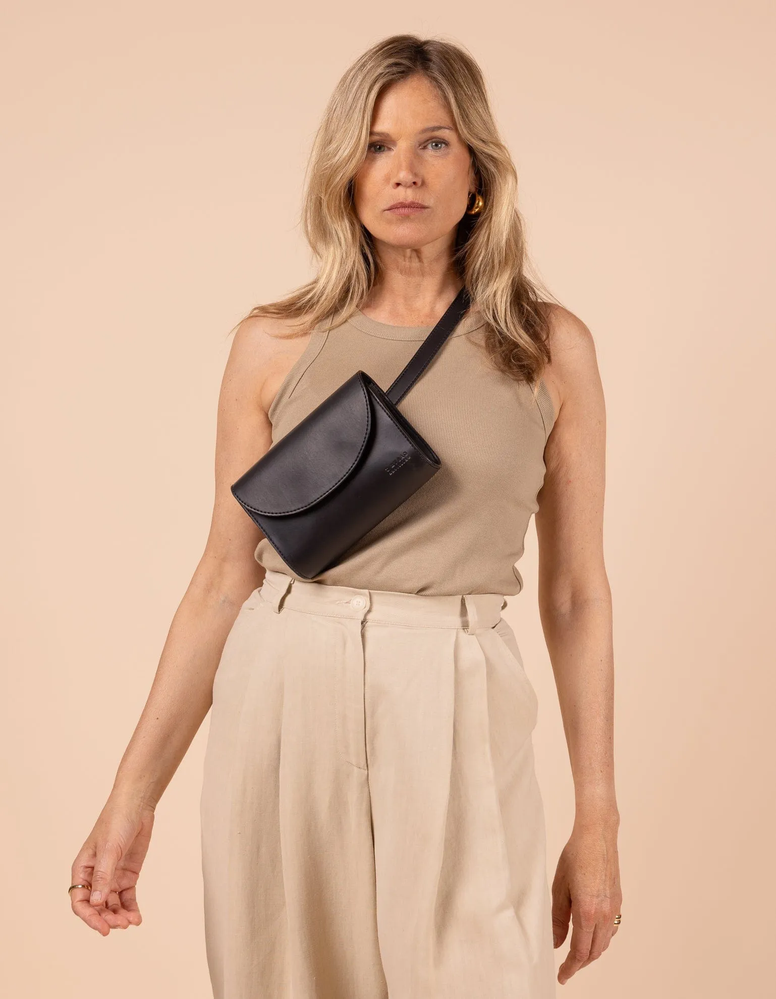 Sanne Apple Leather Vegan Belt Bag | Black