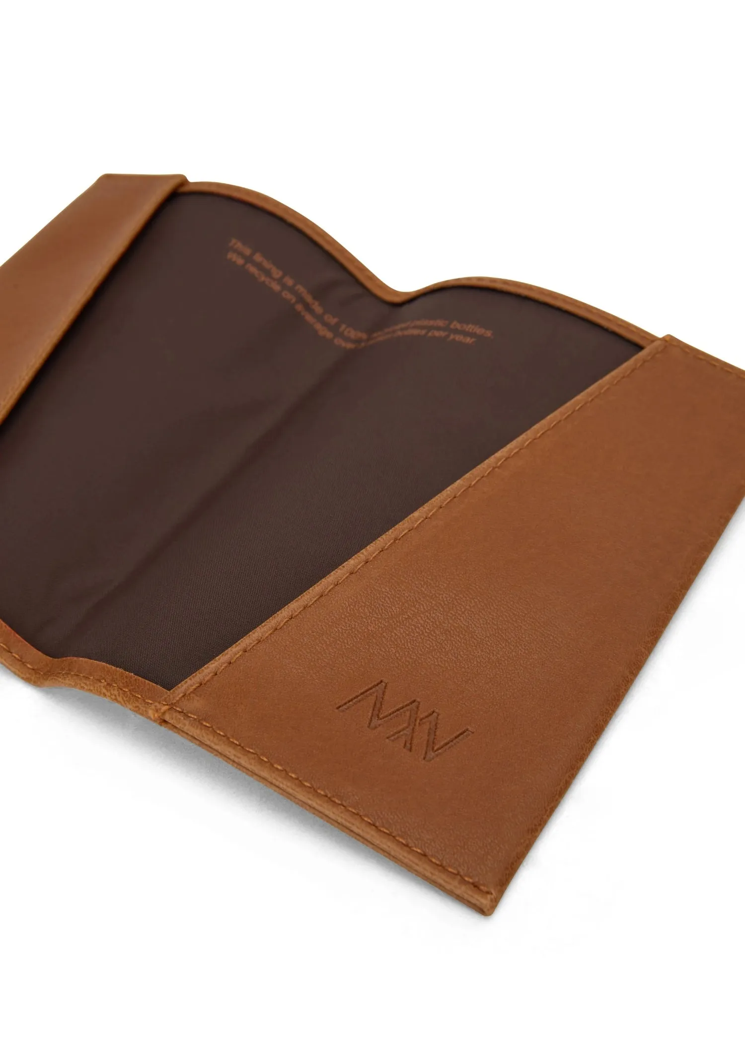 VOYAGE VEGAN PASSPORT HOLDER - CHILI