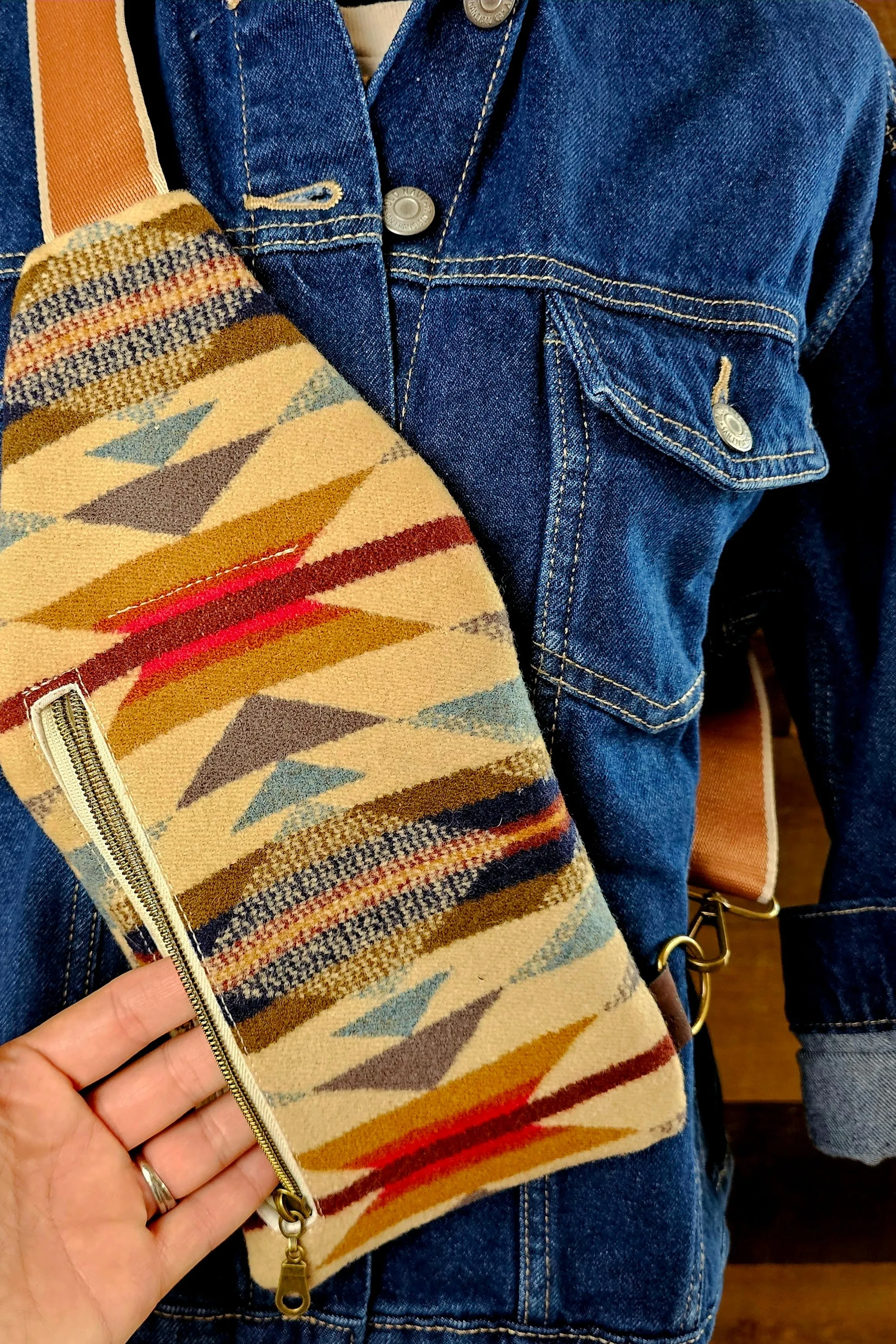 Western Traveler Sling - Wyeth Trail